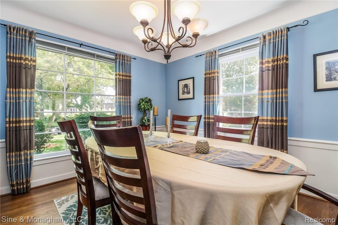 1605 Prestwick Road Grosse Pointe, MI 48236 - Photo 10 of 46 010-Dining_Room-4743247-medium.jpg