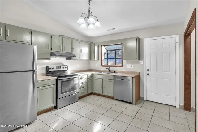 $1,200 | 1034 Spring Villa Drive, Jacksonville, NC 28540