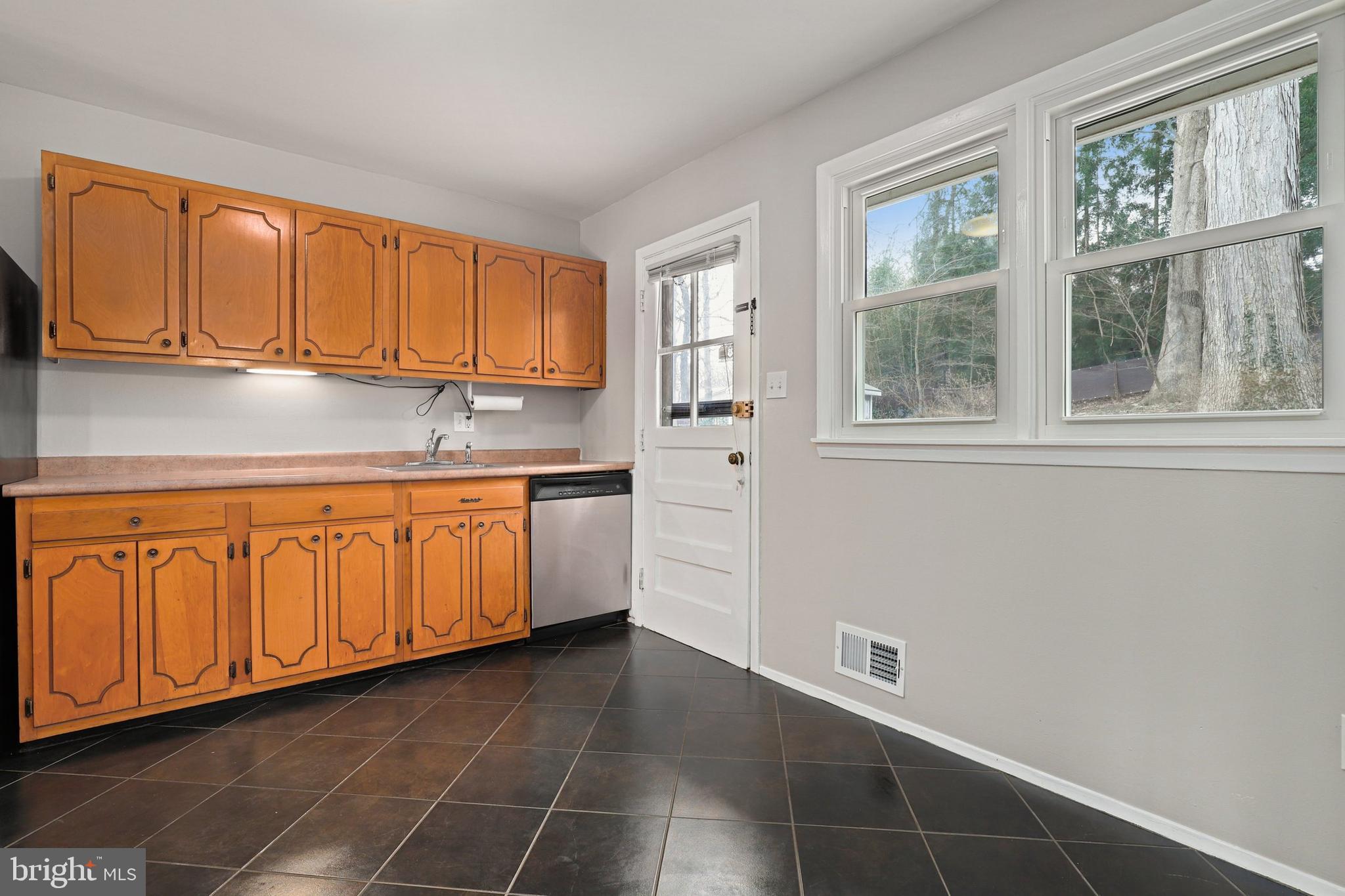 13415 Tamarack Road Silver Spring, MD 20904 - Photo 13 of 37