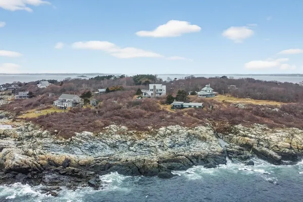 $575,000 | 109 Bakers Island, Salem, MA 01970