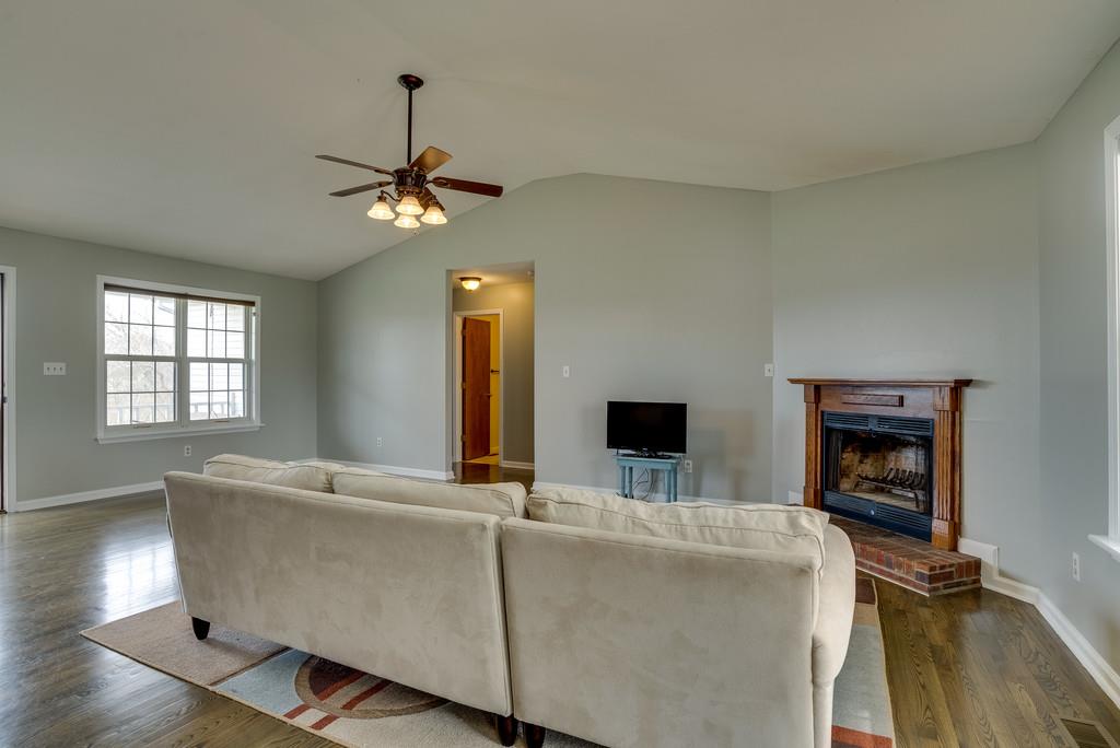 1656 Darks Mill Road Columbia, TN 38401 - Photo 6 of 29 Gallery Image 6