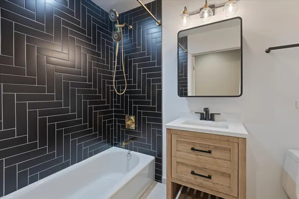 $4,450 | 222 South Racine Avenue, Unit 408, Chicago, IL 60607