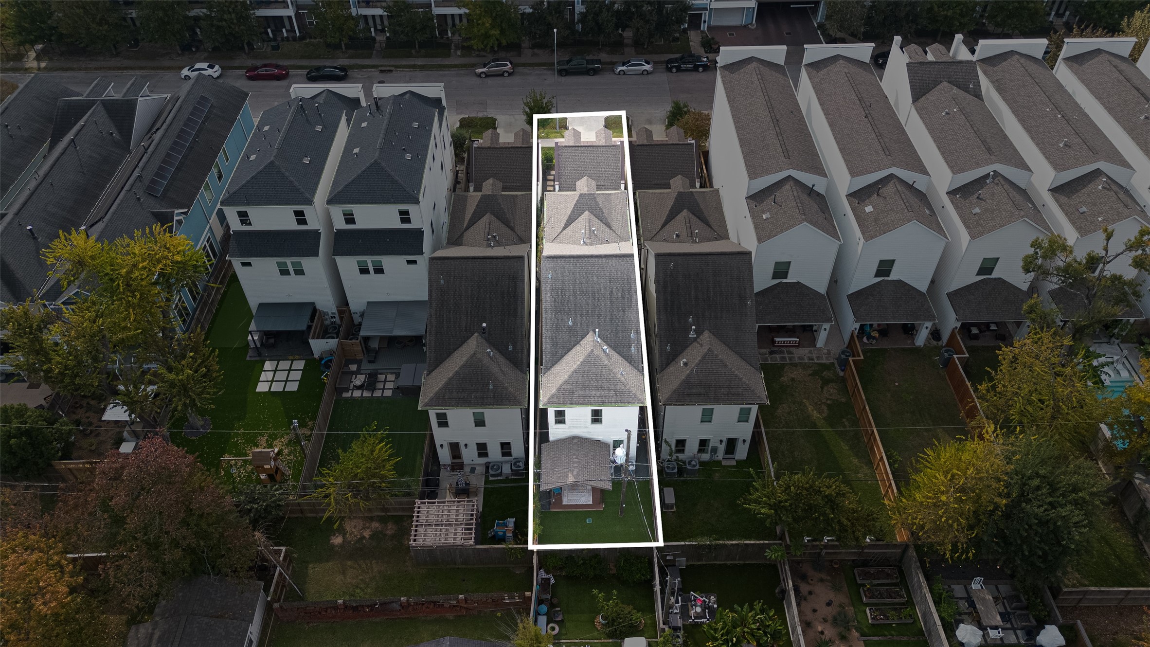 515 West 25th Street, Unit 1 Houston, TX 77008 - Photo 43 of 44 a picture of a building with a yard