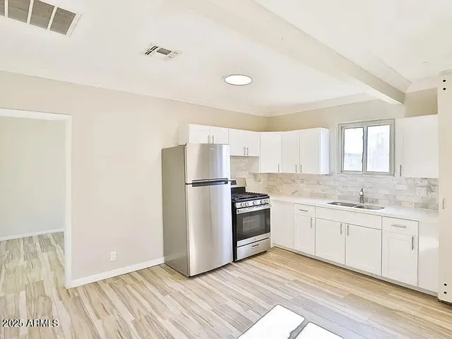 $1,195 | 2501 East Culver Street, Unit C, Phoenix, AZ 85008