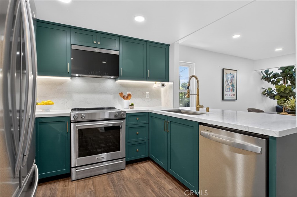 23102 Kimmore Terrace Valencia, CA 91355 - Photo 9 of 45 Kitchen