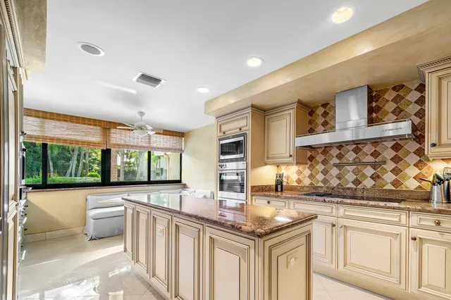 $15,000 | 2335 South Ocean Boulevard, Unit 6B, Palm Beach, FL 33480