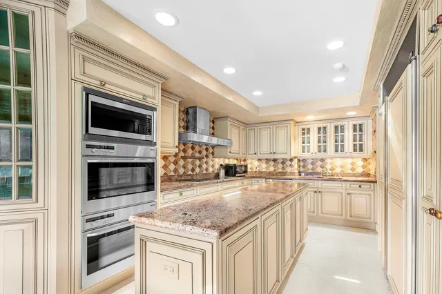 $15,000 | 2335 South Ocean Boulevard, Unit 6B, Palm Beach, FL 33480