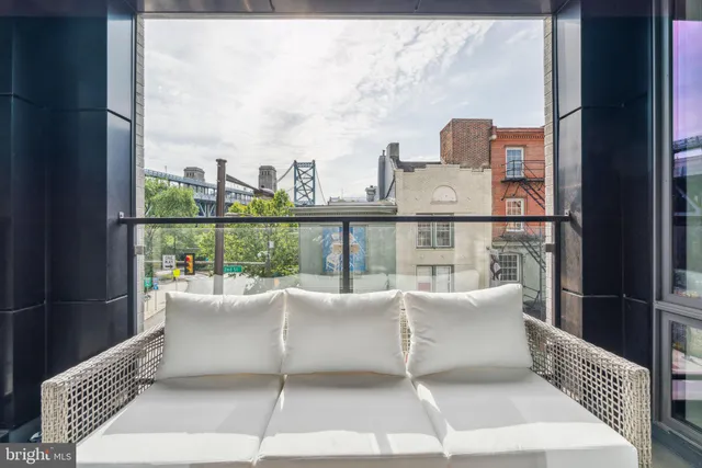 $1,500,000 | 160 North 2nd Street, Unit 302, Philadelphia, PA 19106