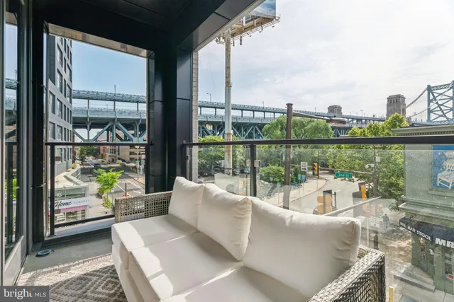 $1,500,000 | 160 North 2nd Street, Unit 302, Philadelphia, PA 19106