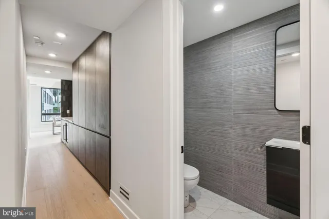 $1,500,000 | 160 North 2nd Street, Unit 302, Philadelphia, PA 19106