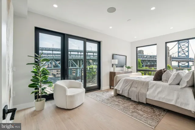 $1,500,000 | 160 North 2nd Street, Unit 302, Philadelphia, PA 19106