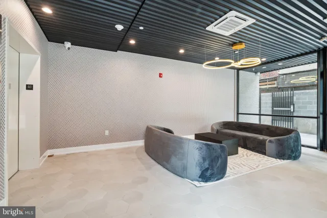 $1,500,000 | 160 North 2nd Street, Unit 302, Philadelphia, PA 19106