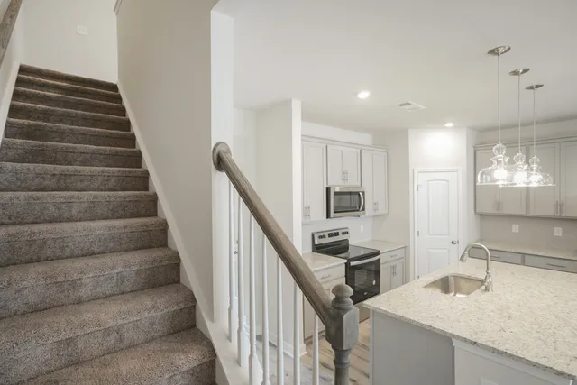 a view of entryway and hall