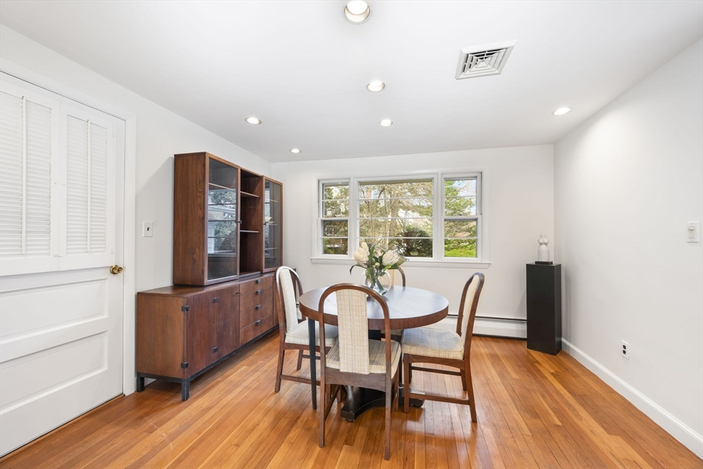 142 Worthen Road Lexington, MA 02421 - Photo 4 of 36