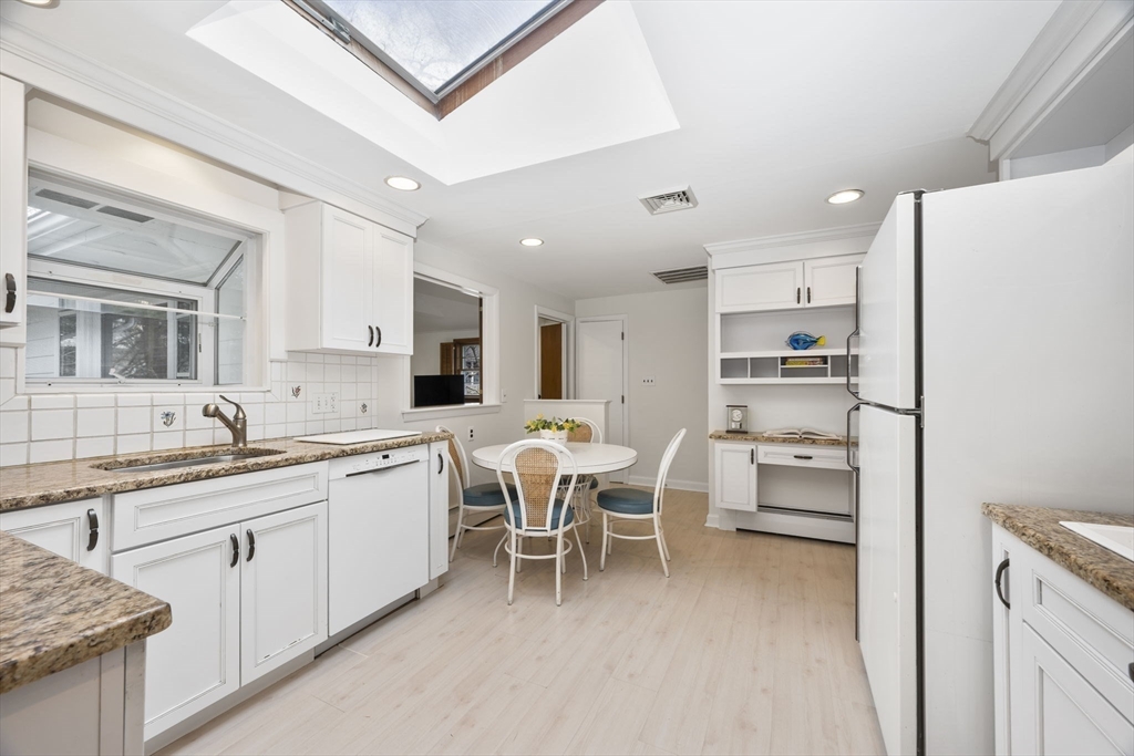 142 Worthen Road Lexington, MA 02421 - Photo 7 of 36