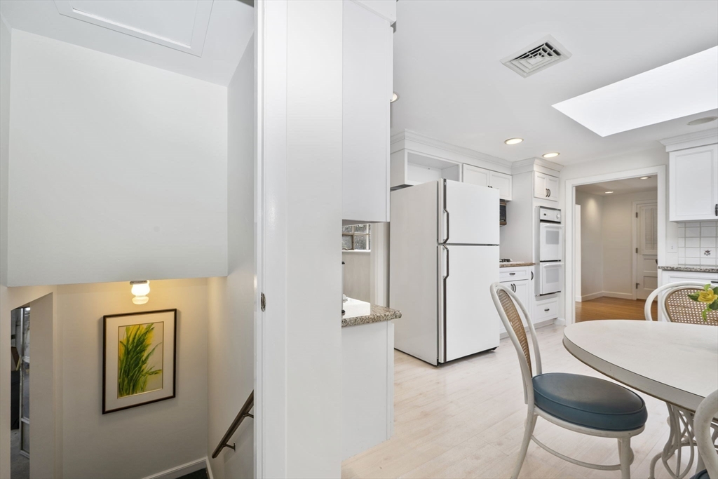 142 Worthen Road Lexington, MA 02421 - Photo 10 of 36