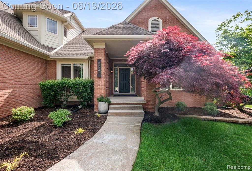 1902 Grayslake Drive Rochester Hills, MI 48306 - Photo 1 of 76