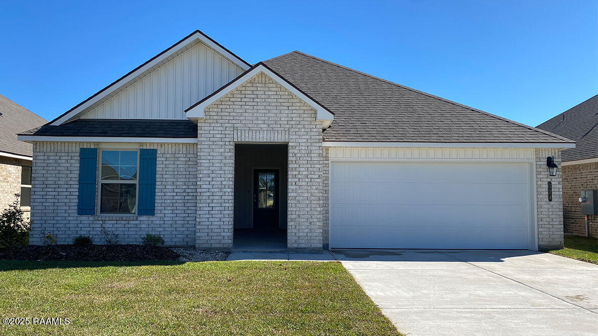 124 Lake Ridge Drive, Broussard, LA