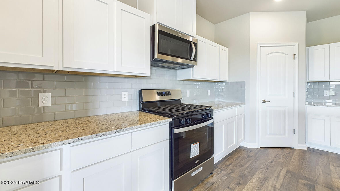 124 Lake Ridge Broussard, LA 70518 - Photo 8 of 31 124 Lake Ridge Drive, Broussard, LA