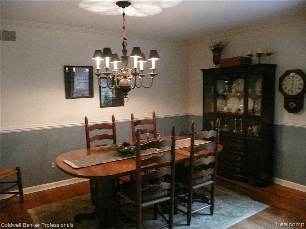 8225 Woodview Road Clarkston, MI 48348 - Photo 12 of 24 formal dining