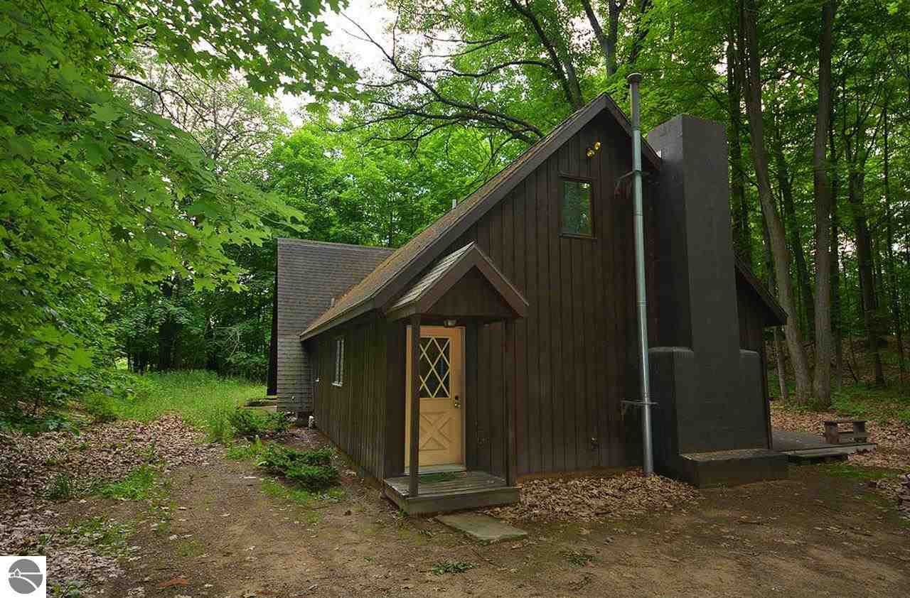 1940 Rasho Road Traverse City, MI 49696 - Photo 17 of 37 1786672-16.JPG