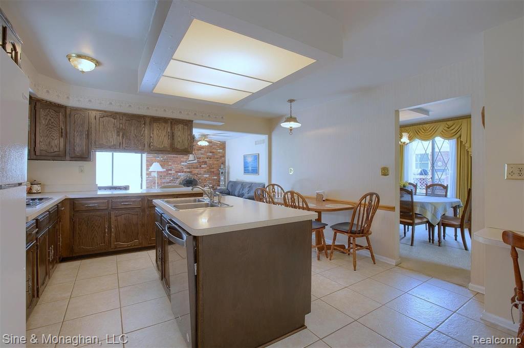 35 Vernier Road Grosse Pointe Shores, MI 48236 - Photo 10 of 38