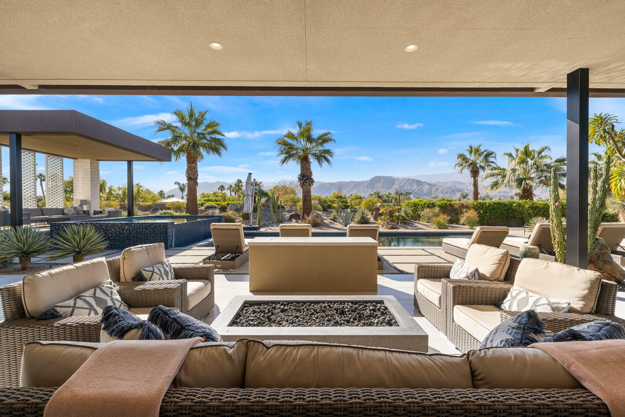 2 Sterling Ridge Drive Rancho Mirage, CA 92270 - Photo 3 of 50 43-web-or-mls-2Z7A7690