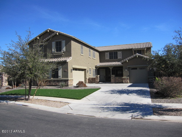 6201 South Rochester Drive Gilbert, AZ 85298 - Photo 1 of 29 VIEW FROM CURB