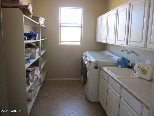 6201 South Rochester Drive Gilbert, AZ 85298 - Photo 26 of 29 OVER SIZED LAUNDRY ROOM
