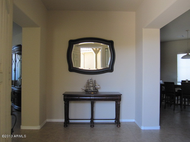 6201 South Rochester Drive Gilbert, AZ 85298 - Photo 4 of 29 LARGE FORMAL ENTRY HALL