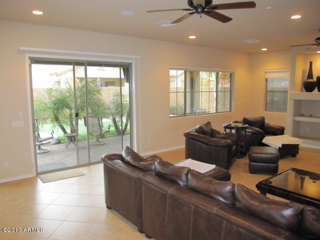 6201 South Rochester Drive Gilbert, AZ 85298 - Photo 7 of 29 VIEW OF YARD FROM GREAT ROOM