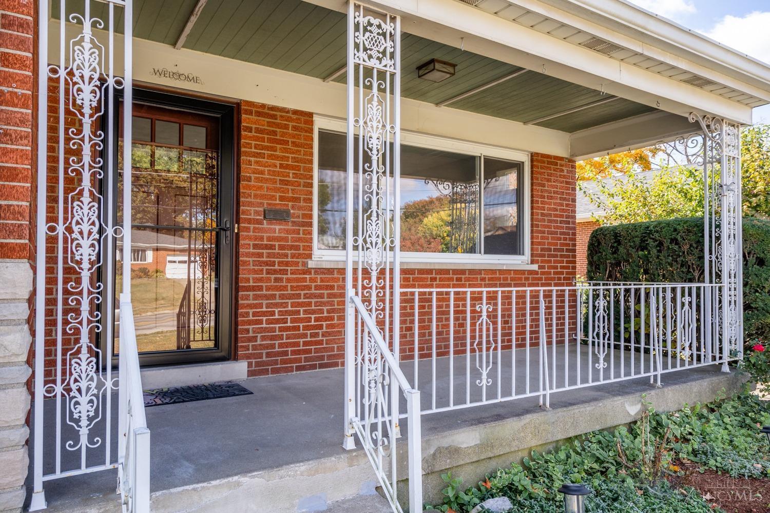 6041 Lawrence Road Cincinnati, OH 45248 - Photo 5 of 44