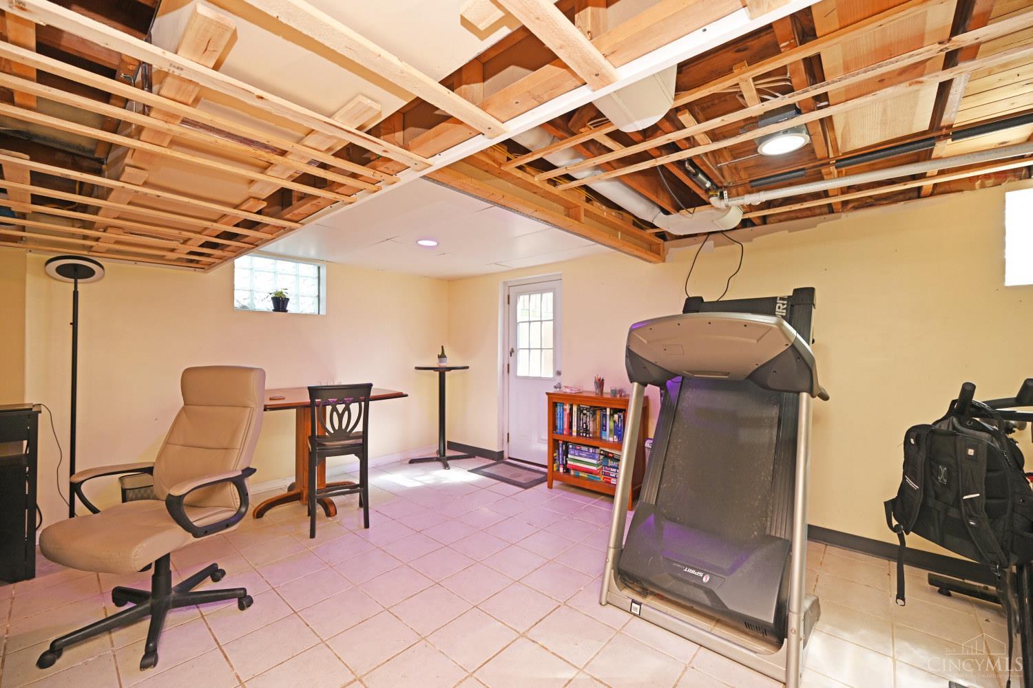 8851 Roundhill Road Cincinnati, OH 45236 - Photo 25 of 34 Gallery Image 25