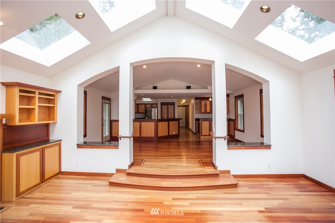 8225 Springridge Road Northeast Bainbridge Island, WA 98110 - Photo 13 of 25 Gallery Image 13