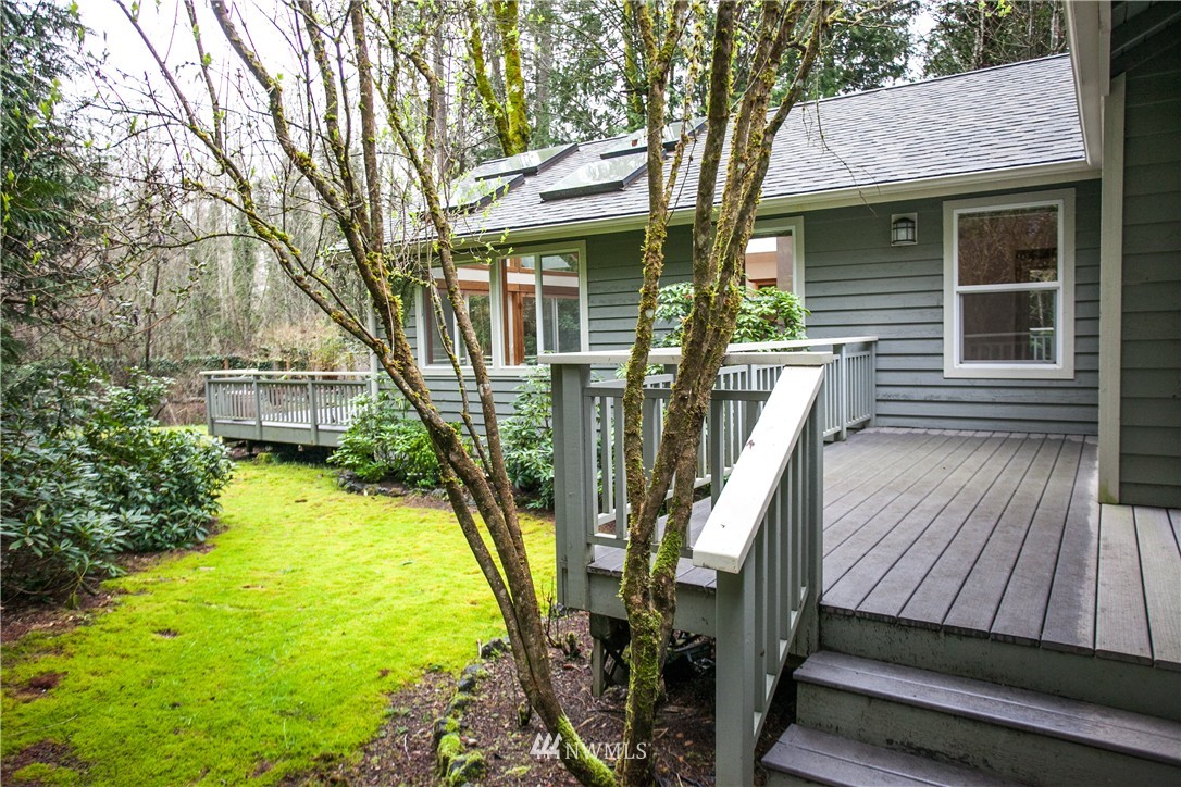 8225 Springridge Road Northeast Bainbridge Island, WA 98110 - Photo 17 of 25 Gallery Image 17
