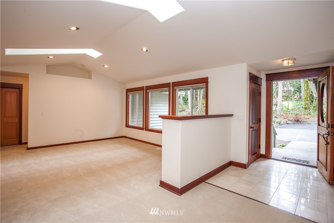 8225 Springridge Road Northeast Bainbridge Island, WA 98110 - Photo 3 of 25 Gallery Image 3