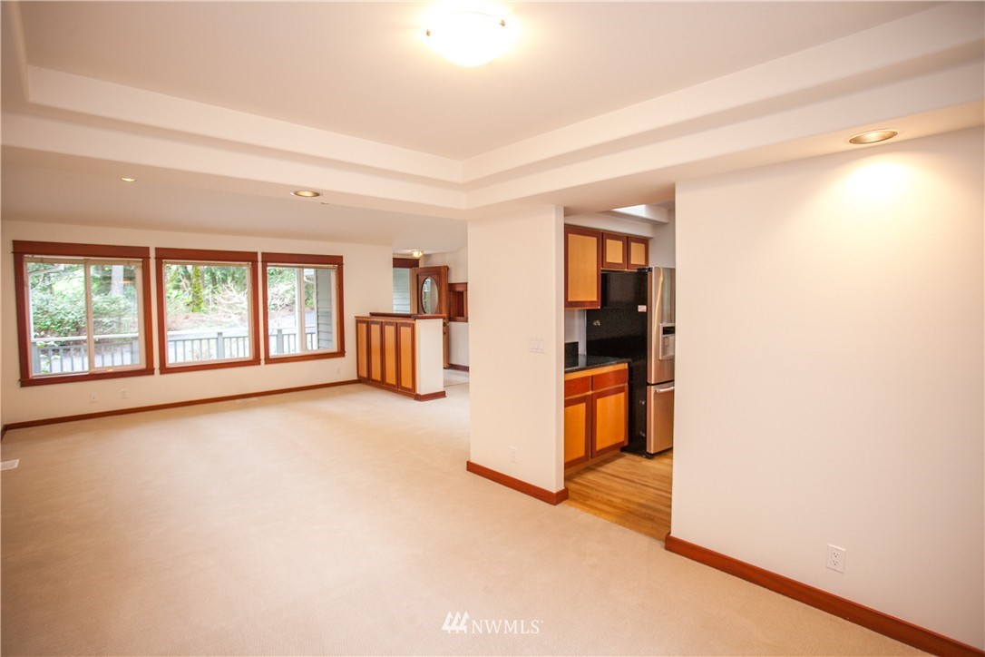 8225 Springridge Road Northeast Bainbridge Island, WA 98110 - Photo 5 of 25 Gallery Image 5