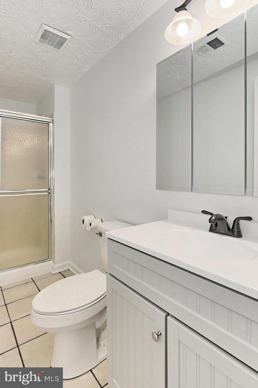 7406 Aspenpark Road Lorton, VA 22079 - Photo 22 of 33 Move-in condition - 2nd updated bathroom