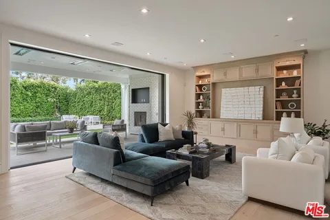 $19,995,000 | 1072 Amalfi Drive, Pacific Palisades, CA 90272