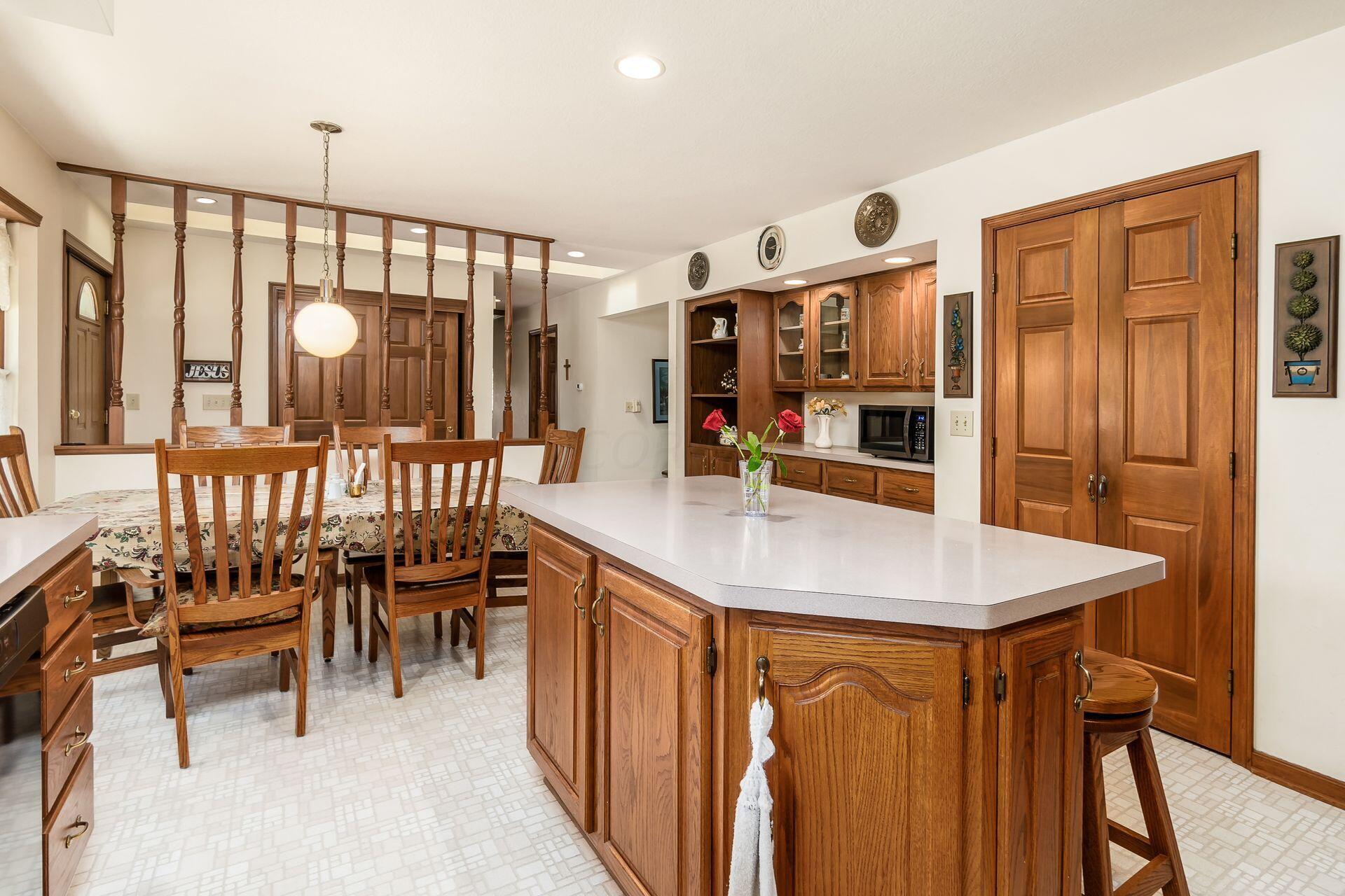 7355 Plumb Road Galena, OH 43021 - Photo 10 of 37 Kitchen/Built-in Cabinets/Foyer