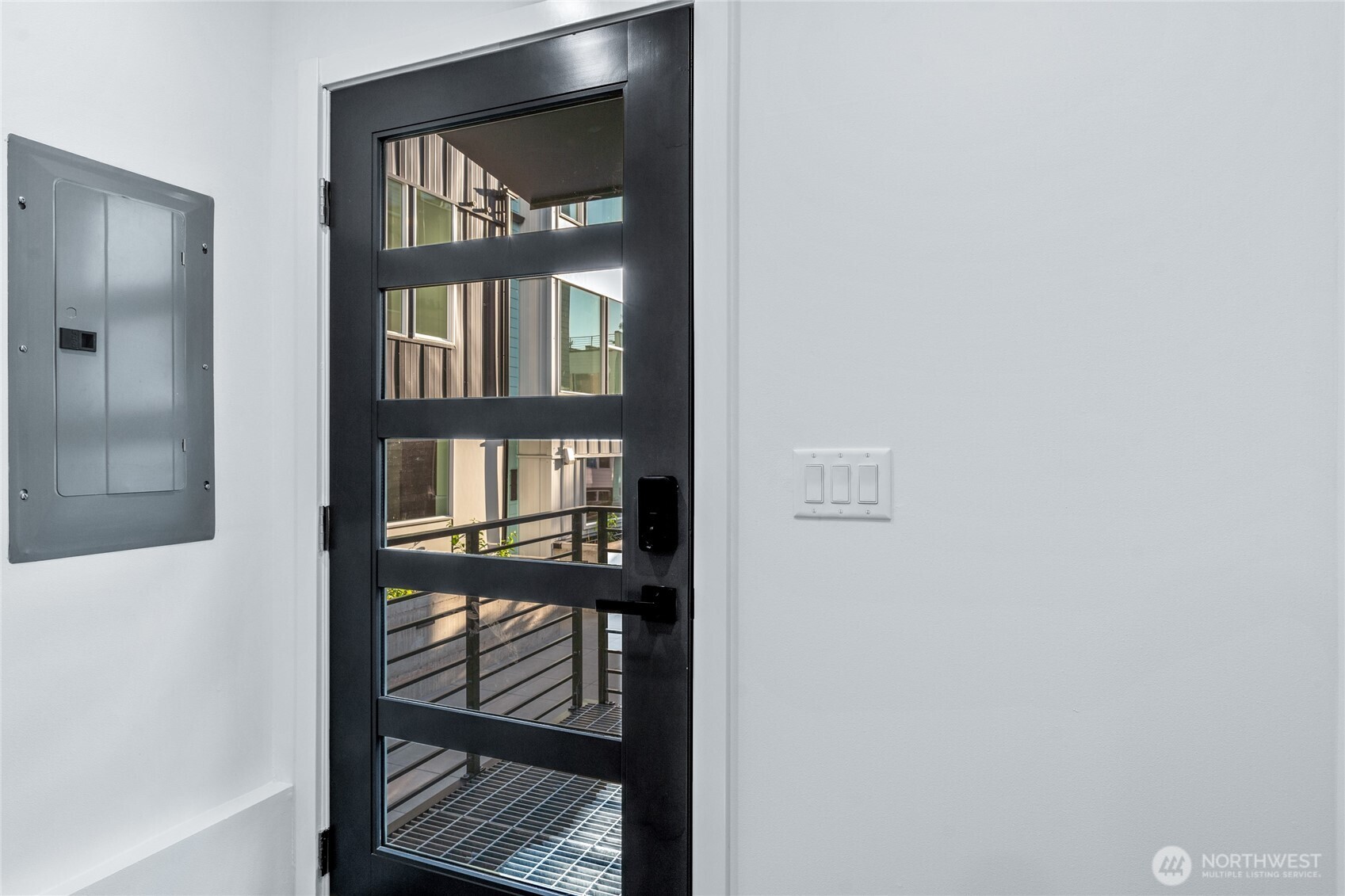 3510 Northeast 125th Street, Unit F Seattle, WA 98125 - Photo 2 of 24