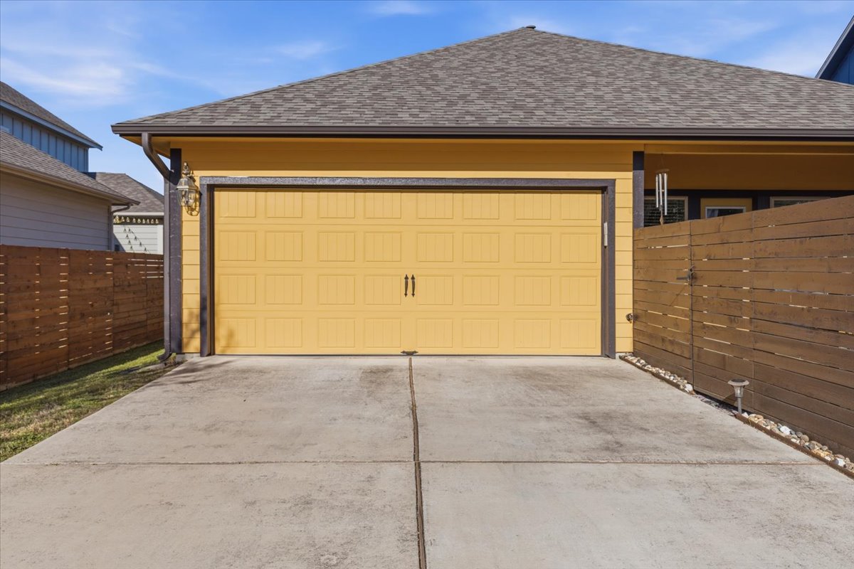 8721 Sikes Way Austin, TX 78747 - Photo 32 of 37 a view of outdoor space
