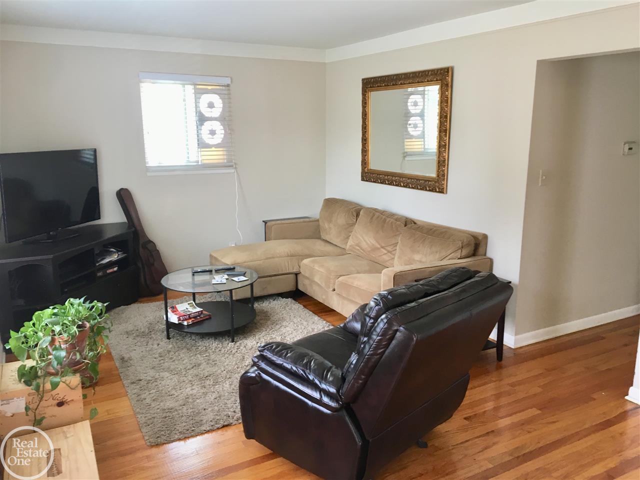 2146 Ridgemont Road Grosse Pointe Woods, MI 48236 - Photo 4 of 8