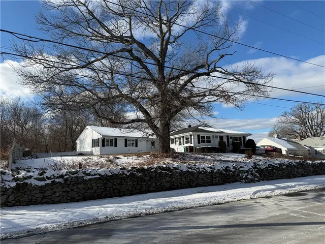 $1,450 | 157 Jillson Avenue, Unit B, Woonsocket, RI 02895