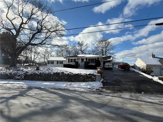 $1,450 | 157 Jillson Avenue, Unit B, Woonsocket, RI 02895