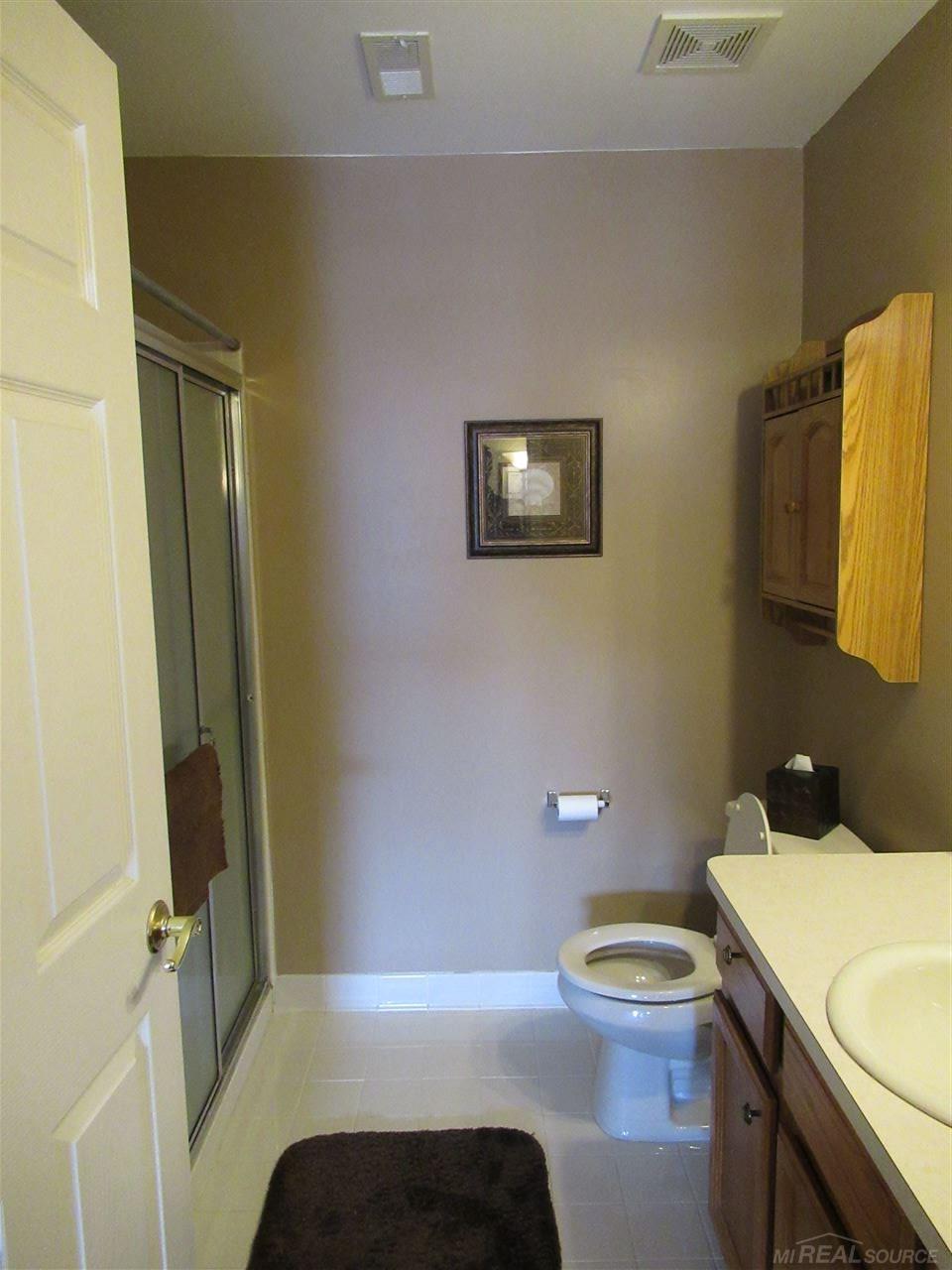 1898 Flagstone Circle Rochester, MI 48307 - Photo 25 of 33 31316534-24.JPG