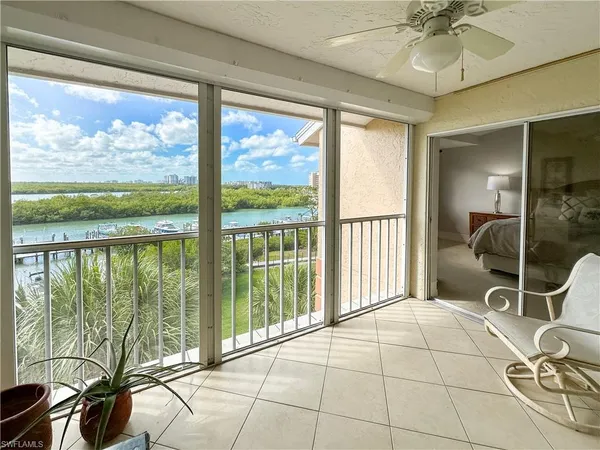 $475,000 | 300 Horse Creek Drive, Unit 503, Naples, FL 34110