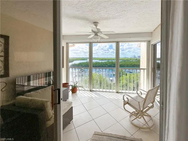 $475,000 | 300 Horse Creek Drive, Unit 503, Naples, FL 34110