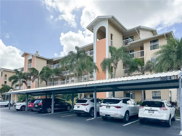 $475,000 | 300 Horse Creek Drive, Unit 503, Naples, FL 34110