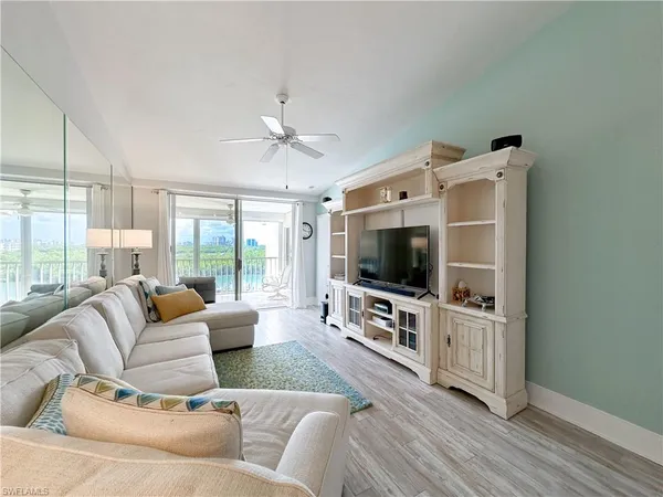 $475,000 | 300 Horse Creek Drive, Unit 503, Naples, FL 34110